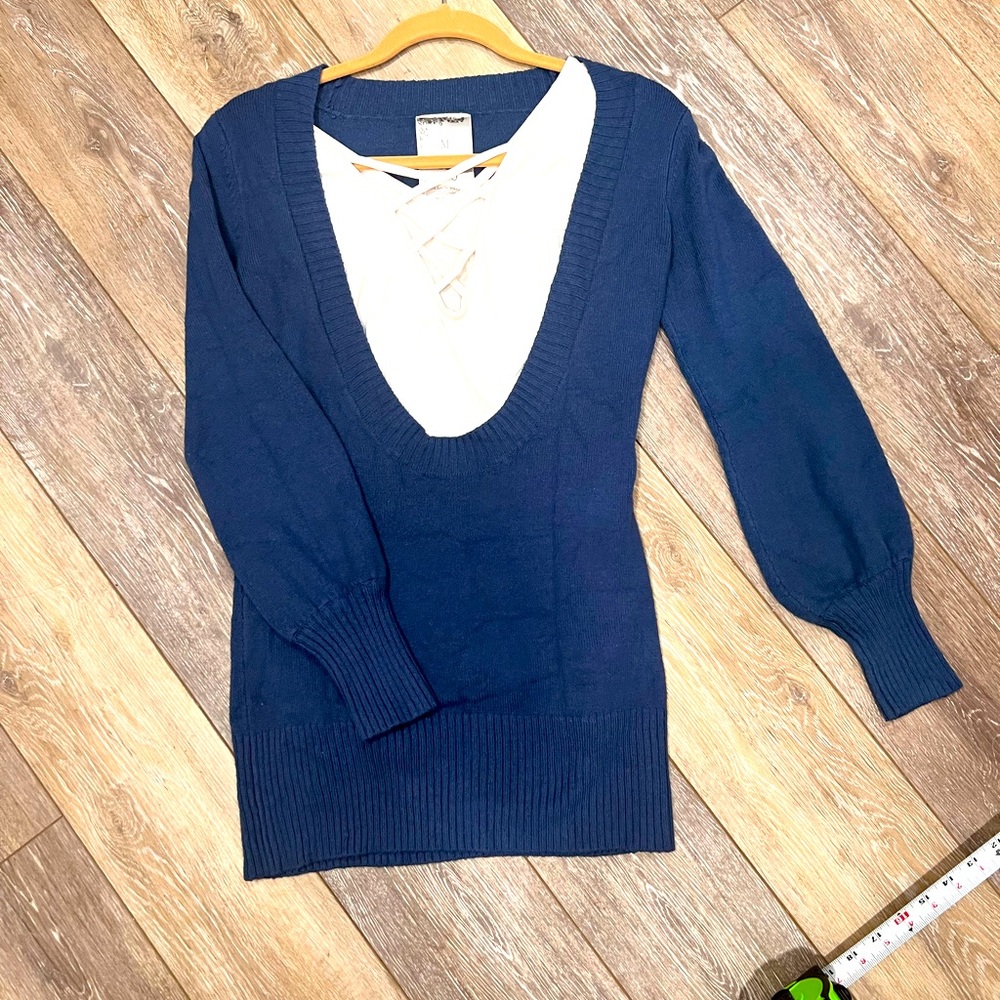 EUC Energie Y2K navy blue low cut U-neck sweater❗️medium🪷